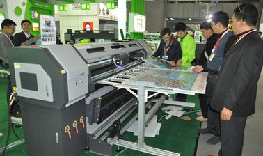 China Rollo para rodar la impresora ULTRAVIOLETA, impresora plana ULTRAVIOLETA de CMYK proveedor